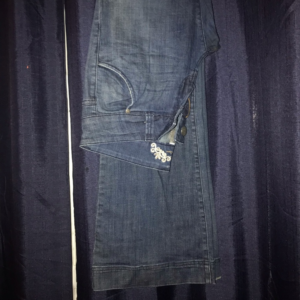 Women’s dark jeans